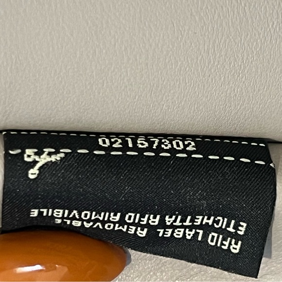 FENDI PEEKABOO GREY TOTE. Great condition only been worn a few times. - Picture 3 of 9